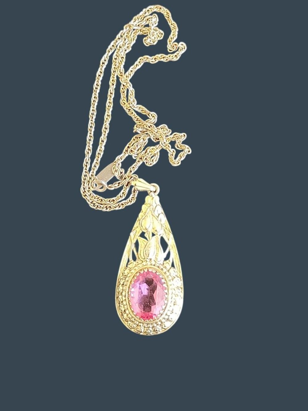 Vintage Whiting & Davis Gold-Tone Necklace With Filigree Teardrop Pendant & Pink